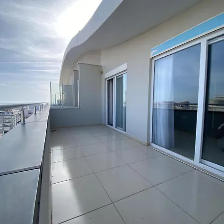 Daire Four-bedroom By The Sea Alanya