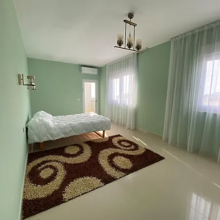 Four-bedroom By The Sea Daire *
